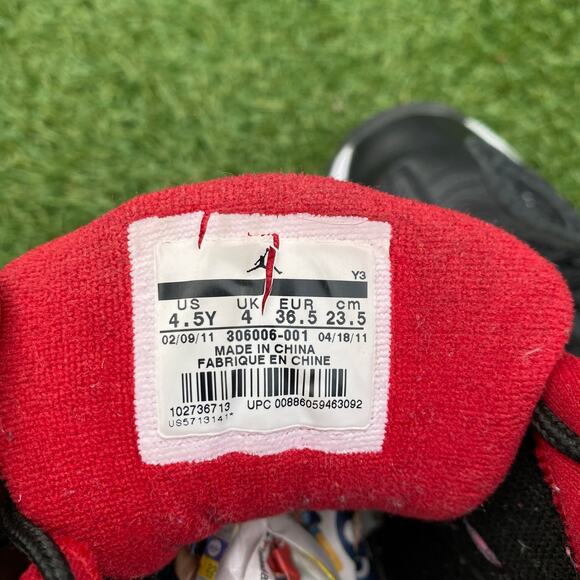 Jordan 11 IE Low Retro Black Red 2011 4.5Y 306006-001 - Picture 6 of 6